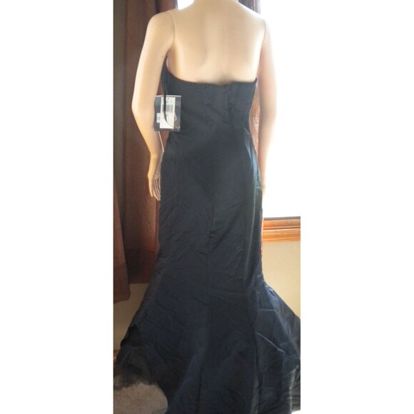 RAMPAGE NWT Vintage long gown with taffeta was $144 Size 3 - Picture 6 of 7